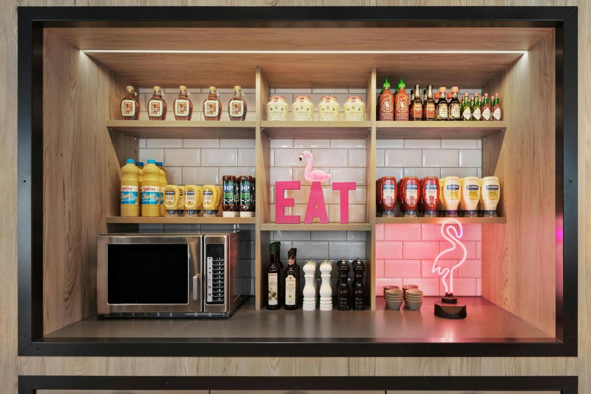 Moxy Duesseldorf City — Foto’s 3